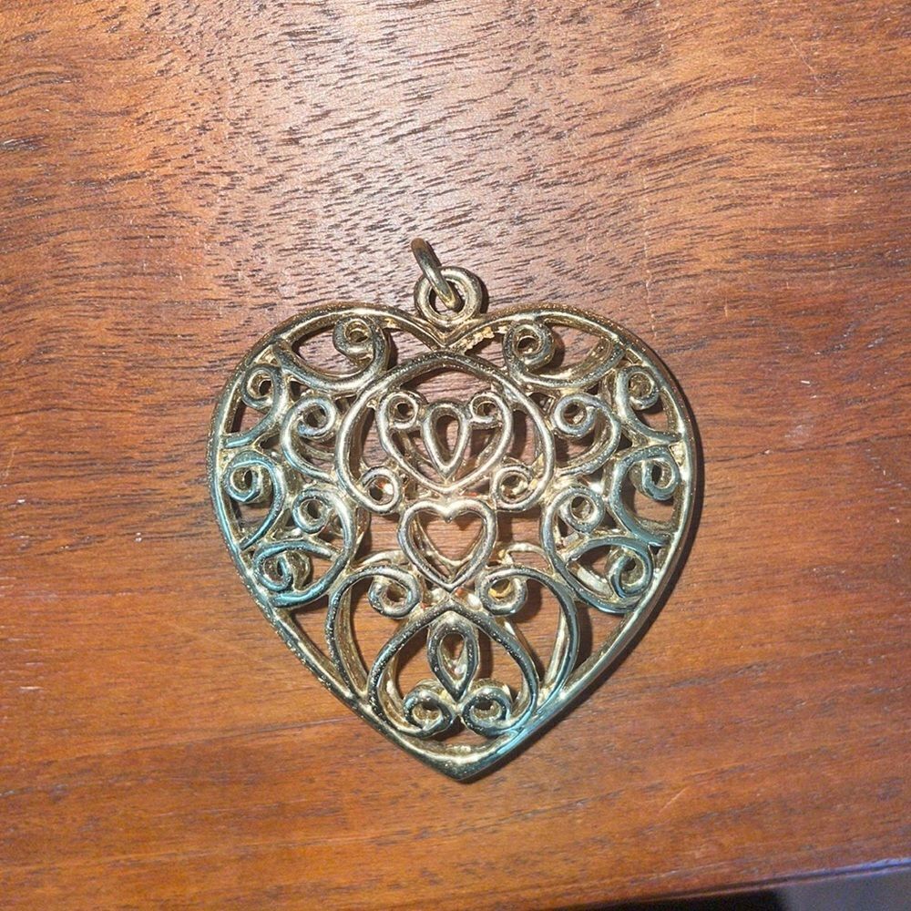 Large‎ heart shaped gold tone filigree pendant